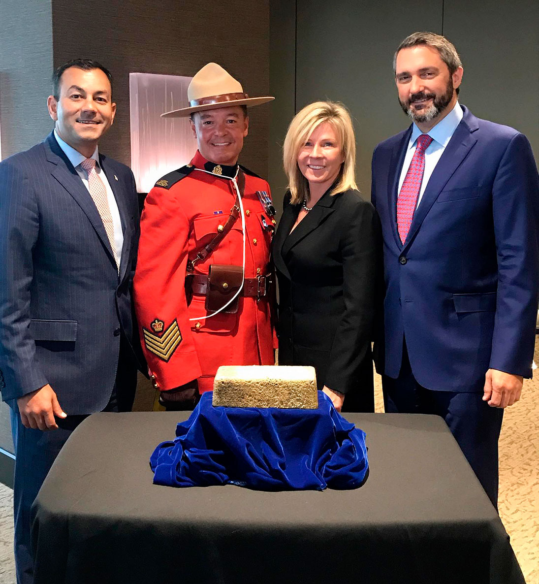 Whitehorse Daily Star Mining executives see Yukon gold bar