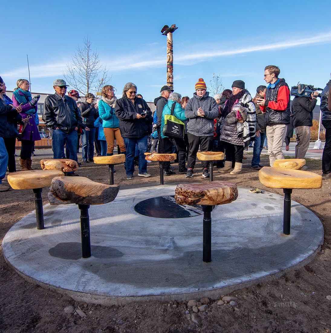 MONUMENT HONOURS FORMER STUDENTS