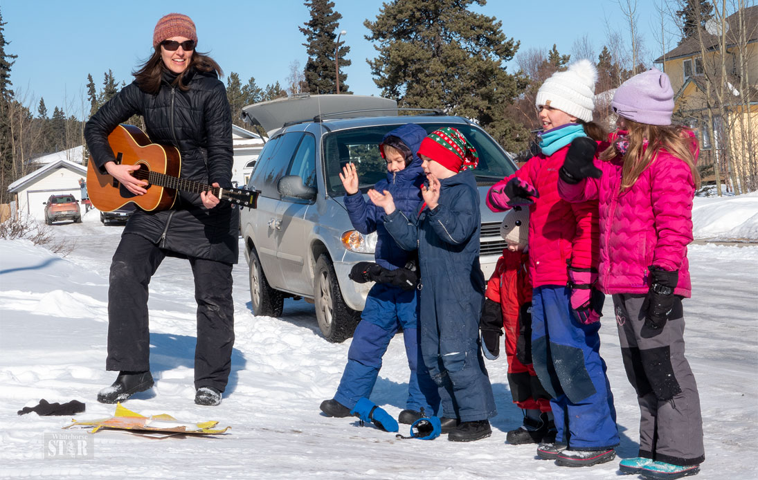 ROVING SINGERS